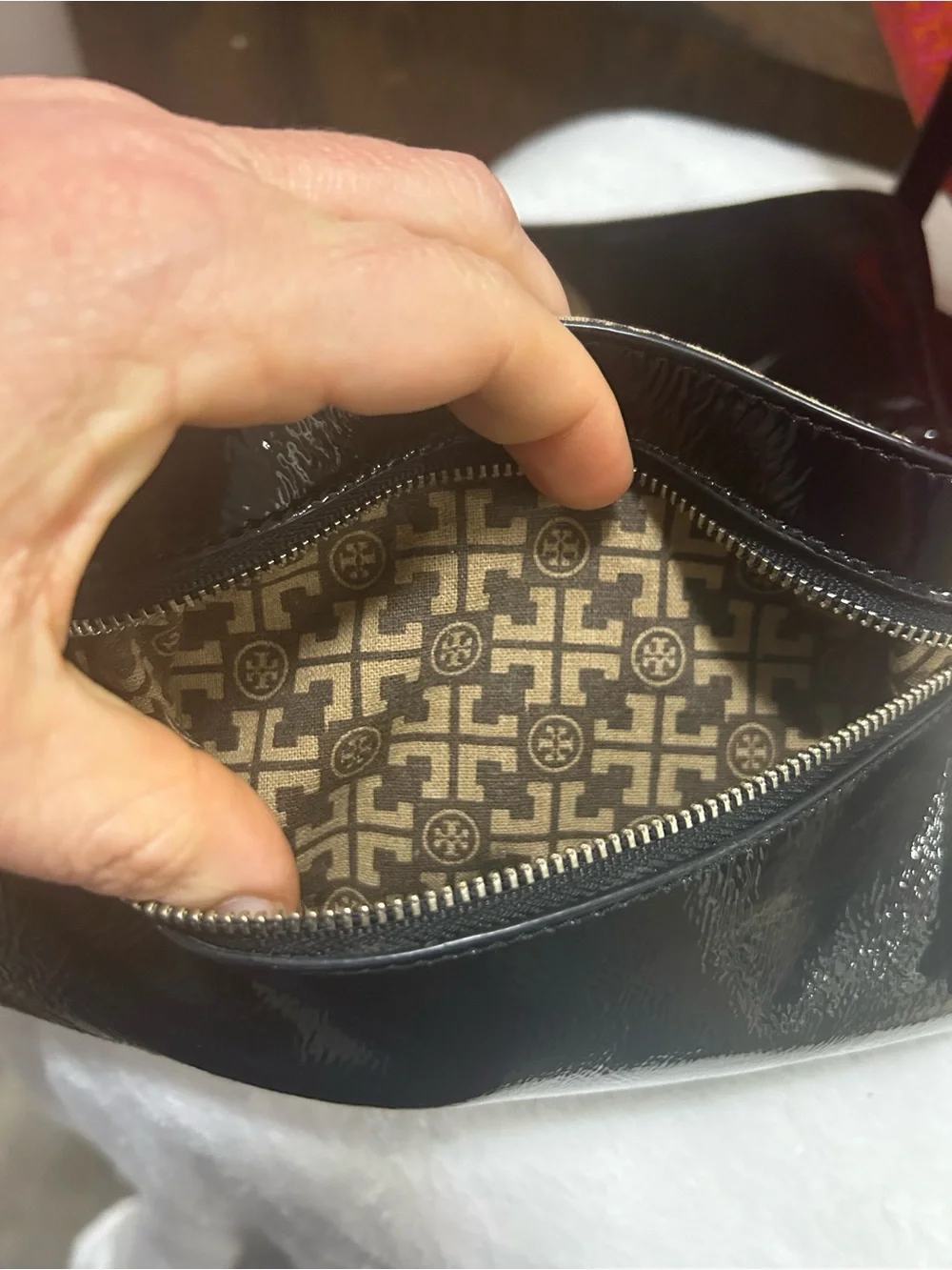 Tory Burch Black Patent Leather Logo Wristlet Clutch - Picture 6 of 14